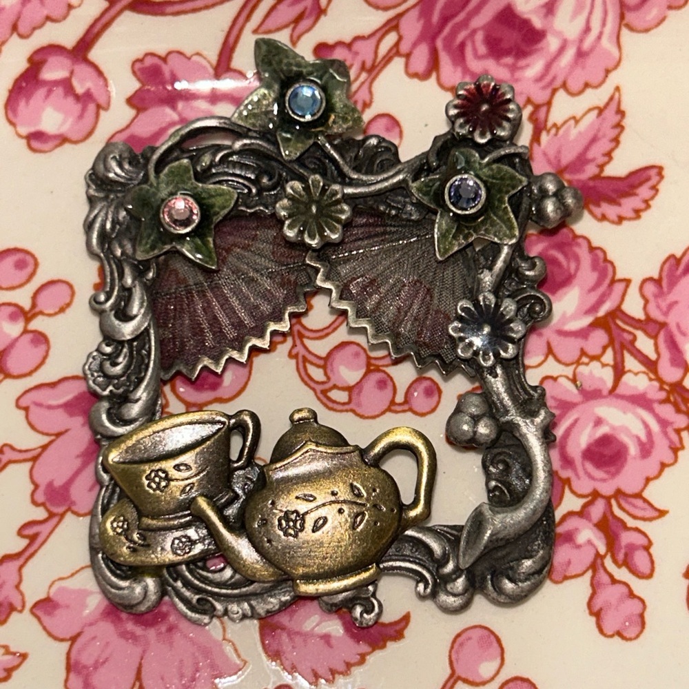 Vintage Style Brooch with Teapot and Teacup